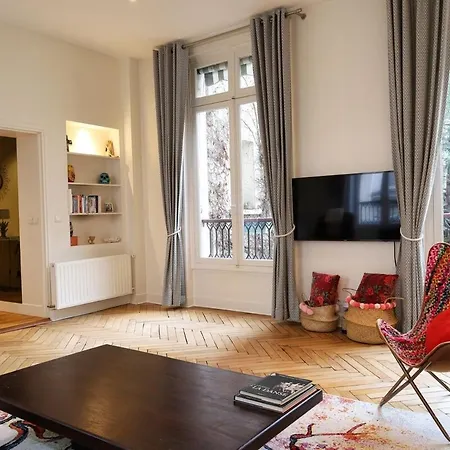 Appartement St Georges Proche Opéra Et La Basilique Sacrée